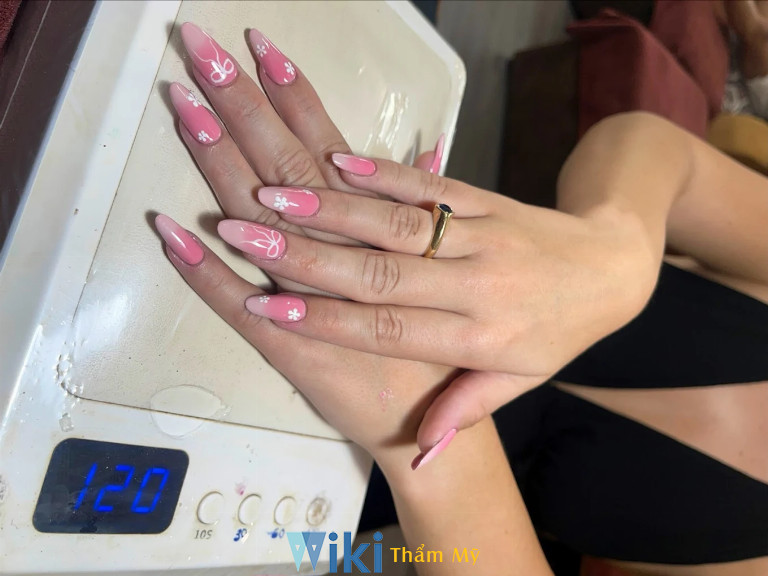 làm móng tại Spa Massage Lisa