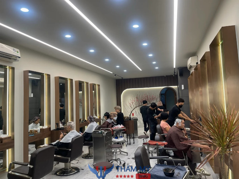 Tiệm cắt tóc nam đẹp ở Quận 2