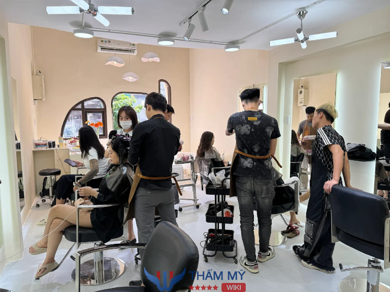 Tiệm cắt tóc nữ đẹp giá rẻ ở Nha Trang
