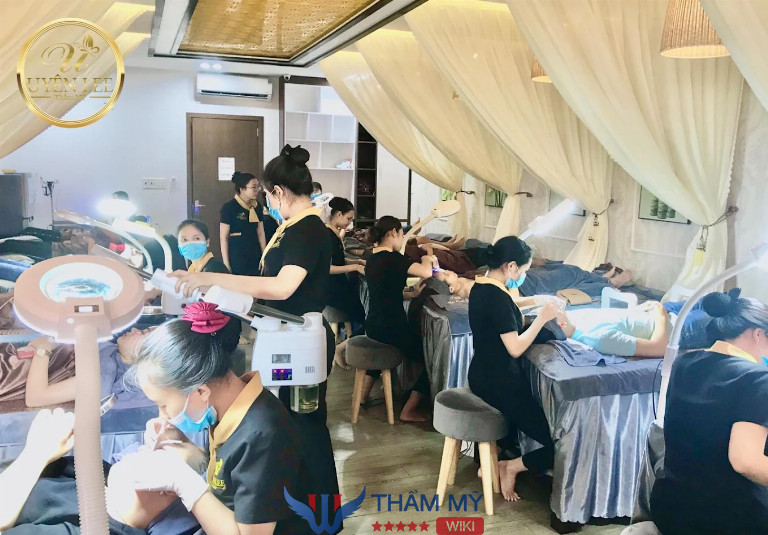 Thẩm Mỹ Uyên Lee ở Quảng Nam