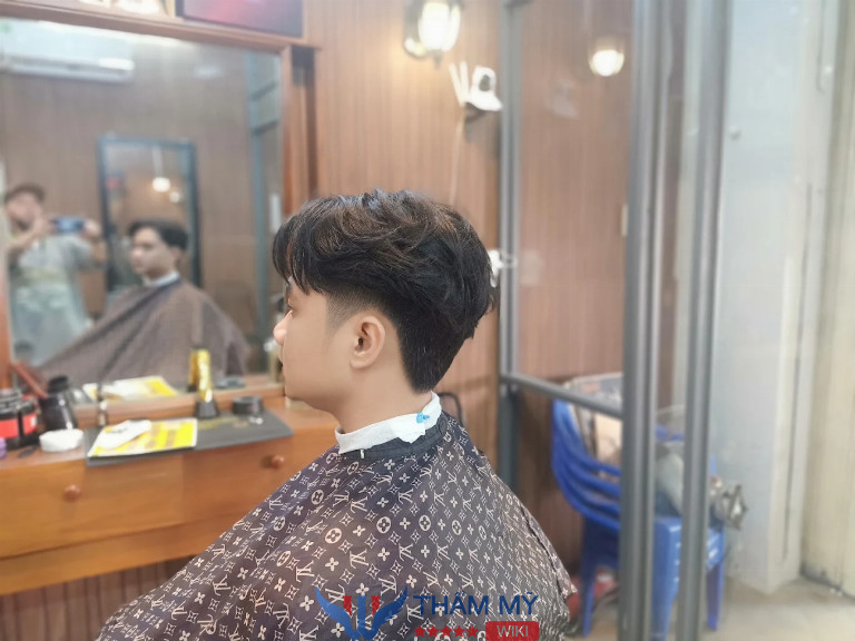 SALON cắt tóc đẹp ở Quận 11 Hoàng Barber Shop