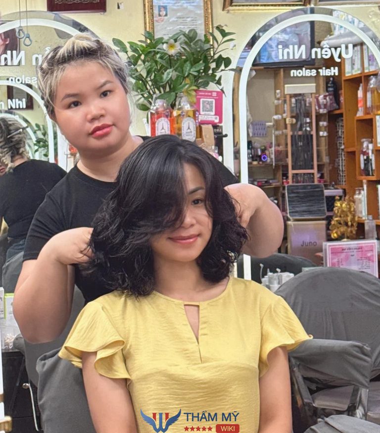 Tiệm cắt tóc giá rẻ ở Quận 11 Hair & Nail Uyển Nhi