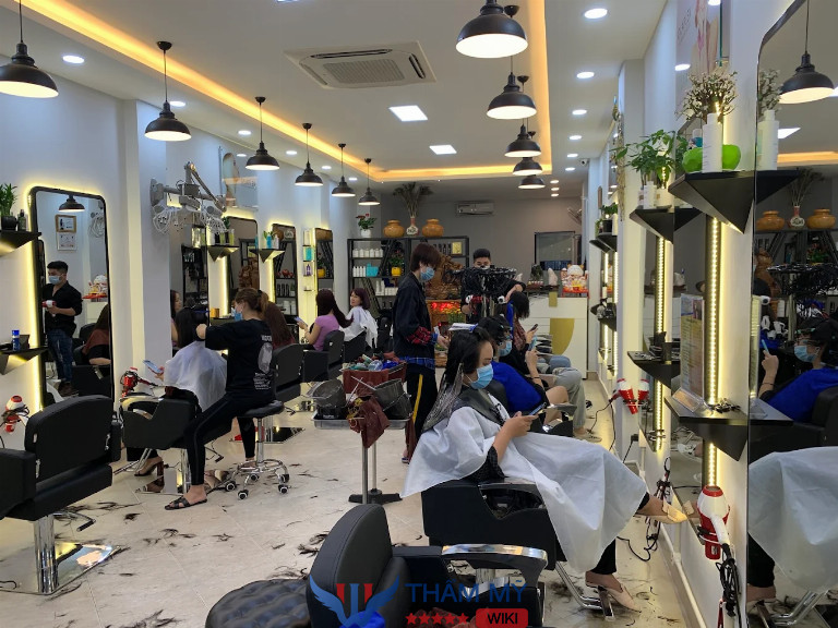Tiệm cắt tóc đẹp ở Quận 3 Salon Đức Cường