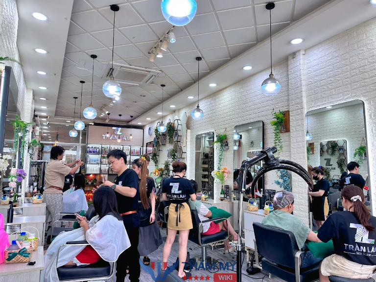 Tiệm cắt tóc đẹp ở Quận 6 Hair Salon Trần Lãm