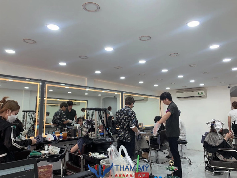 Tiệm cắt tóc đẹp ở Quận 6 Hair Salon Tài Phạm