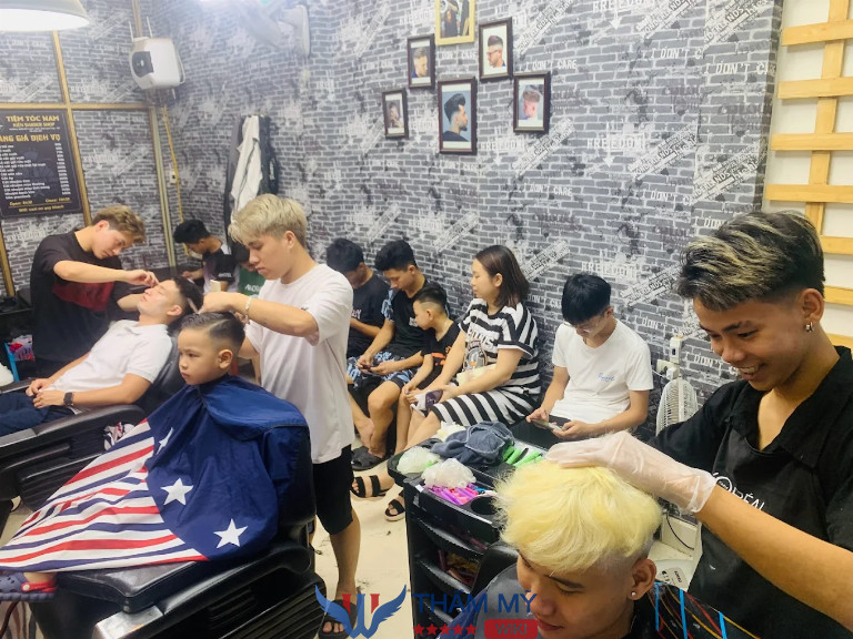tiệm cắt tóc nam đẹp ở Hải Phòng - Kiên BarBer Shop