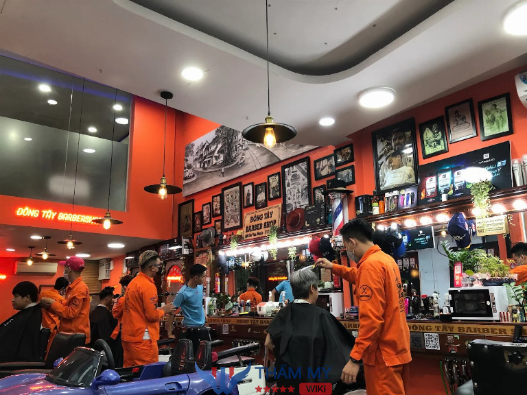 Tiệm cắt tóc nam đẹp ở Quận 10 Đông Tây Barbershop
