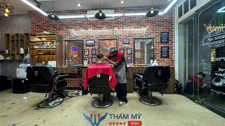 Tiệm cắt tóc nam đẹp ở Quận 10 IRONCAP Barber Shop