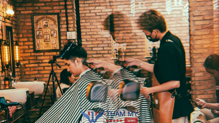 Tiệm cắt tóc nam đẹp rẻ ở quận Tân Bình 4RAU BarberShop