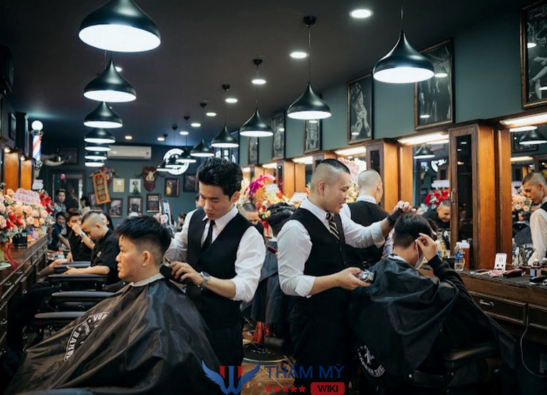 Tiệm cắt tóc nam đẹp Quận 7 Barber Vũ Hoàng Phi