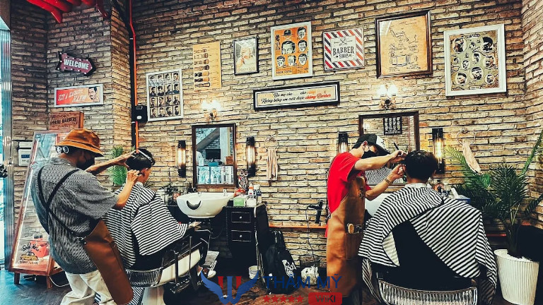 Tiệm cắt tóc nam ở Quận 7 4RAU Barbershop