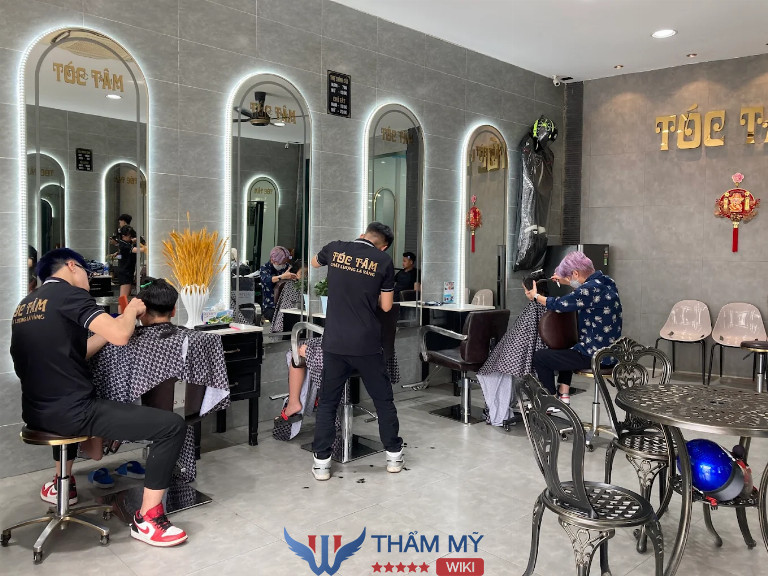 Tiệm cắt tóc nam giá rẻ ở Quận 7 Tóc Tâm