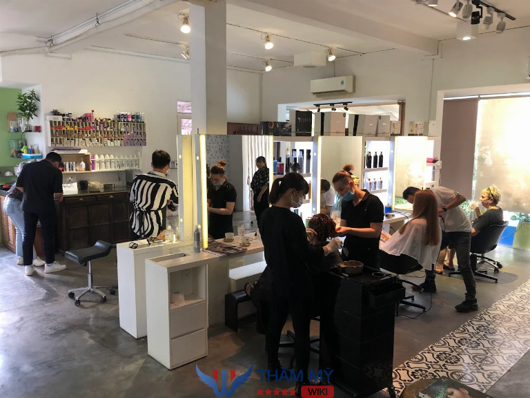 Tiệm cắt tóc nữ đẹp tại Quận 2 Concept Coiffure