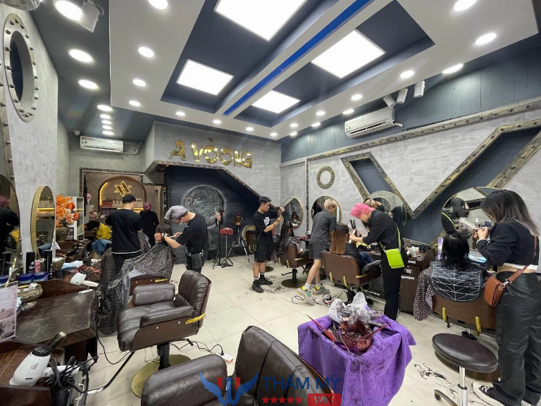 Tiệm cắt tóc nữ đẹp ở quận Tân Phú A Vòong Hair Salon & Academy