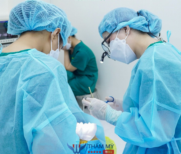 TS. BS Cái Hữu Ngọc Thảo Trang nâng tầm thẩm mỹ Việt Nam 