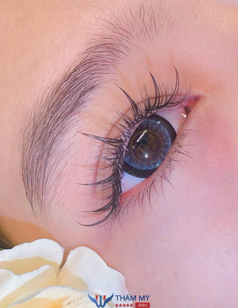 Tiệm uốn mi đẹp tại TPHCM Thuỷ Nối Mi