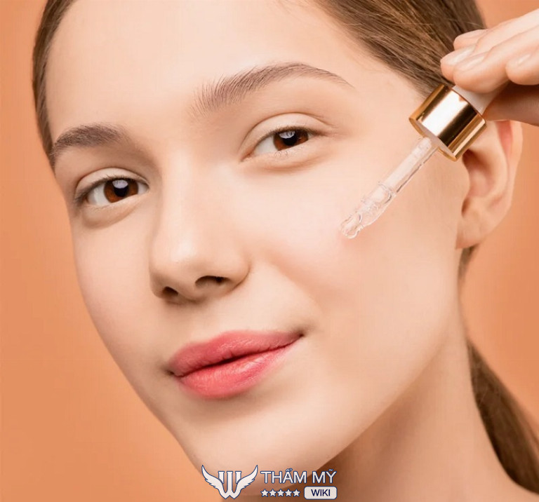 Serum là sản phẩm không thể thiếu trong quy trình chăm sóc da ban đêm