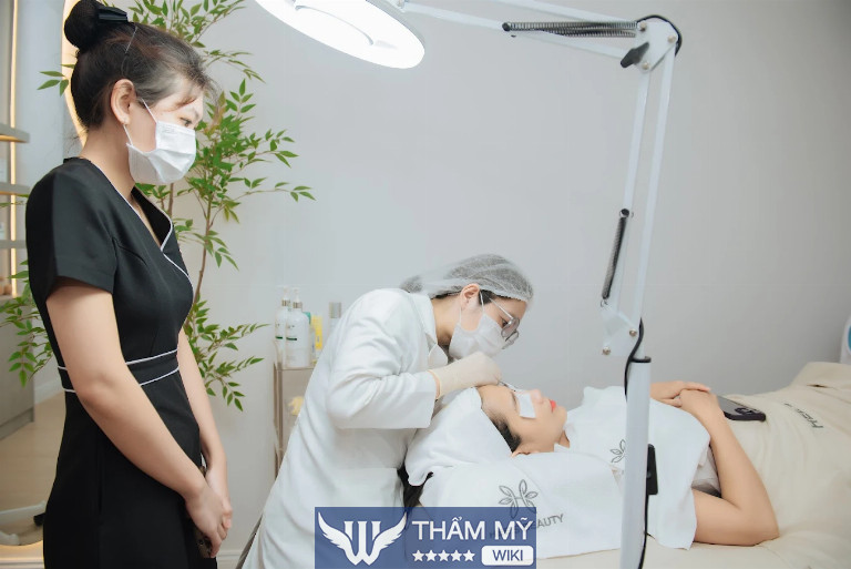 Spa trị mụn ở Quận 2 - TP HCM uy tín - Hee’s Beauty Clinic