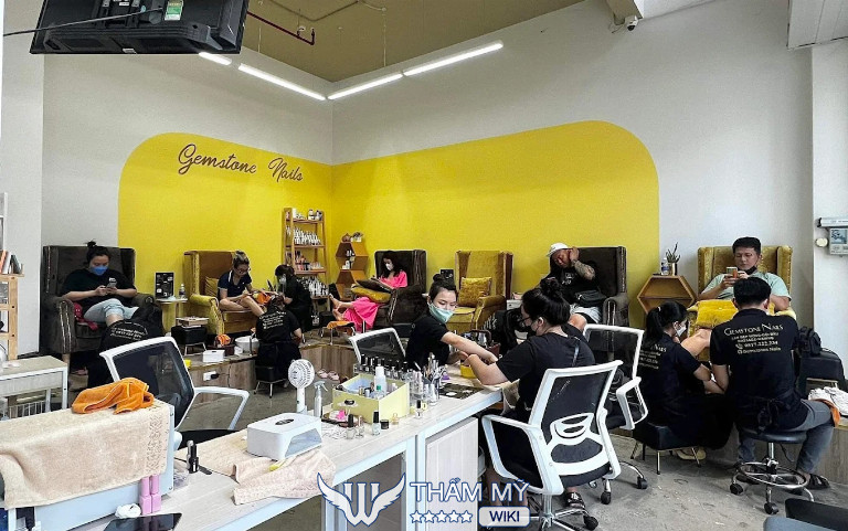 Tiệm nail giá rẻ ở TPHCM - Gemstone Nails