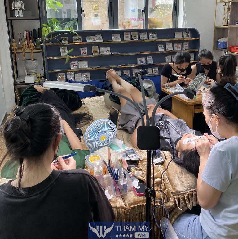Tiệm nối mi tại Đà Nẵng - Thư Unie Beauty Academy