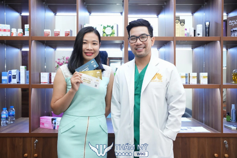Dr Mạnh Linh MD trị mụn cho nam giới tphcm