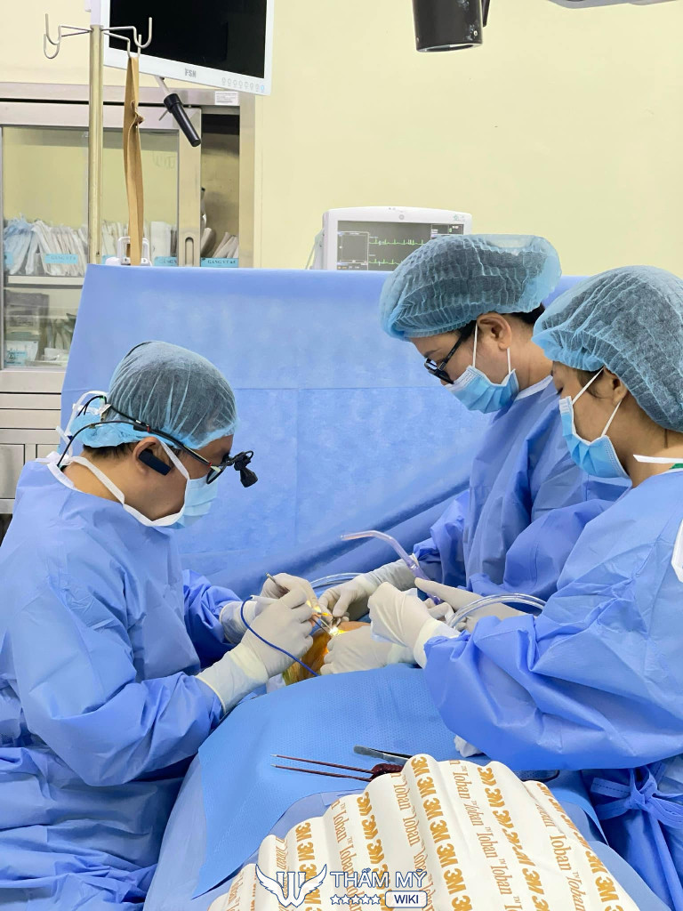 Bác sĩ Nguyễn Thanh Vinh thẩm mỹ