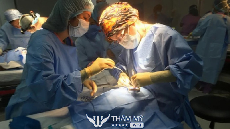 PGS.TS. BS Lâm Hoài Phương