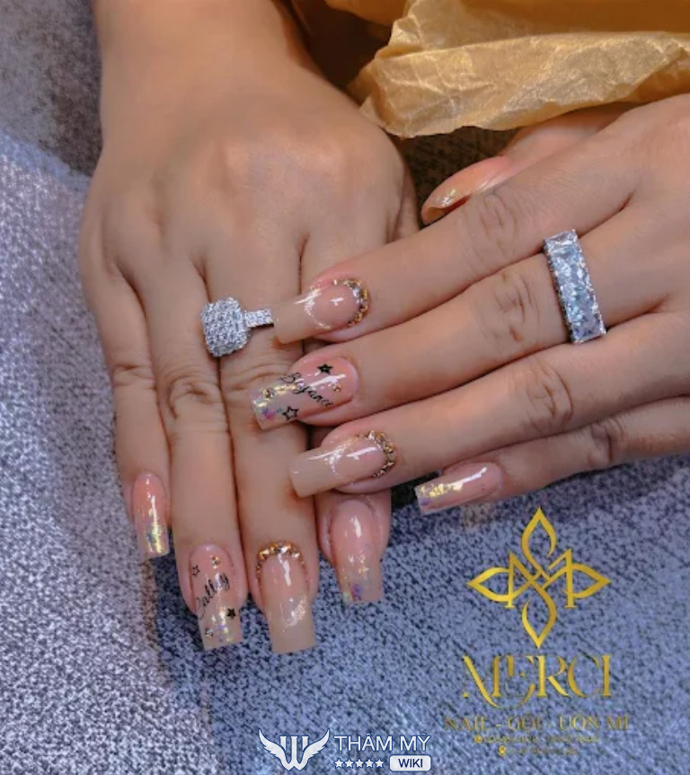 Tiệm nail đẹp ở Phường Chợ Lớn - MERCI Nail