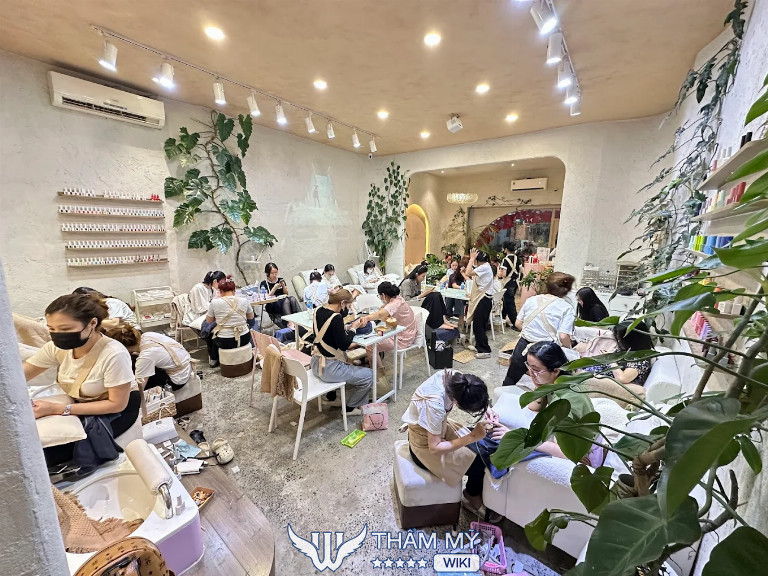 Tiệm nail Quận 7 giá rẻ Her Nails