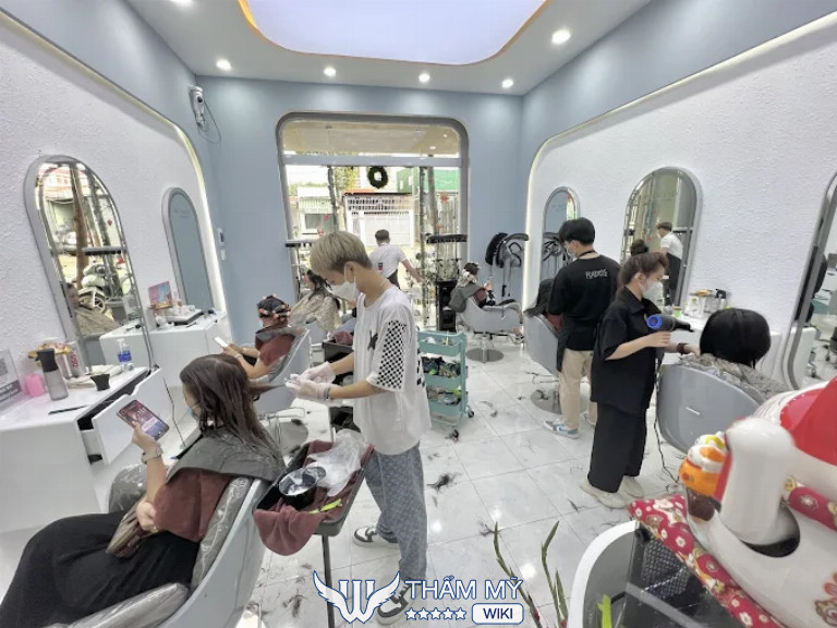 Salon Huy Nguyễn, Gia Lai