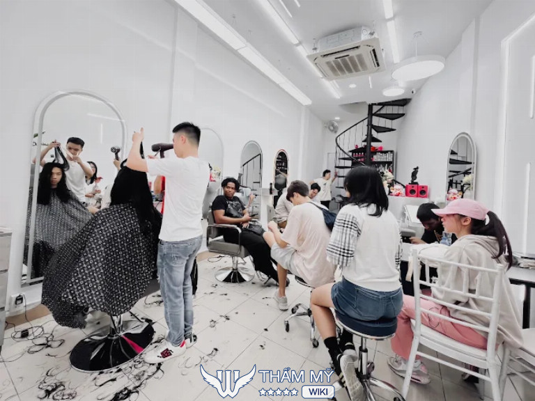 Salon tóc đẹp nhất Phường Bến Thành AMOUR HAIR SALON