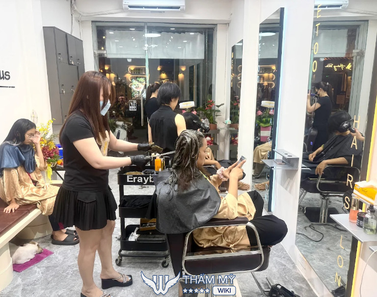 Salon tóc ở Phường Cầu Ông Lãnh Me Too Hair Salon