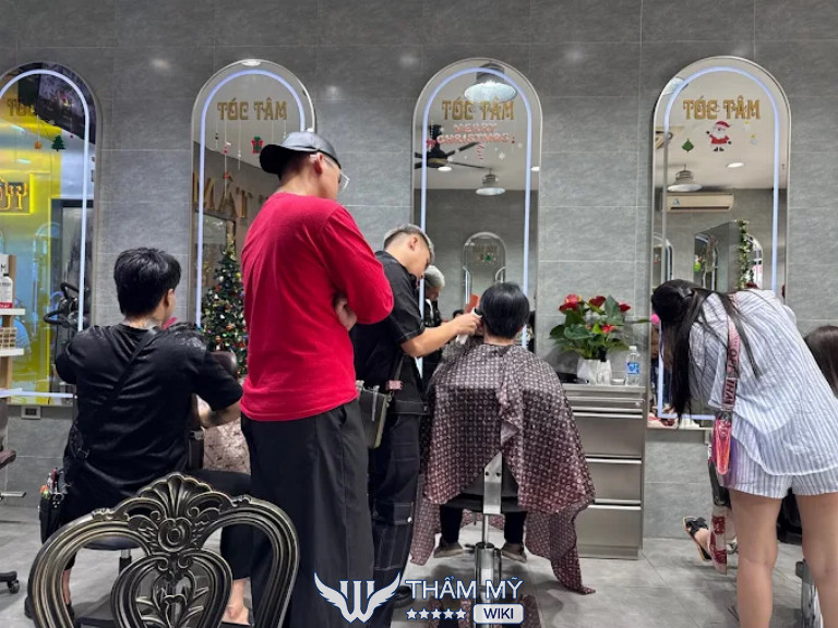 Salon tóc Phường Phú Thuận - Tóc Tâm