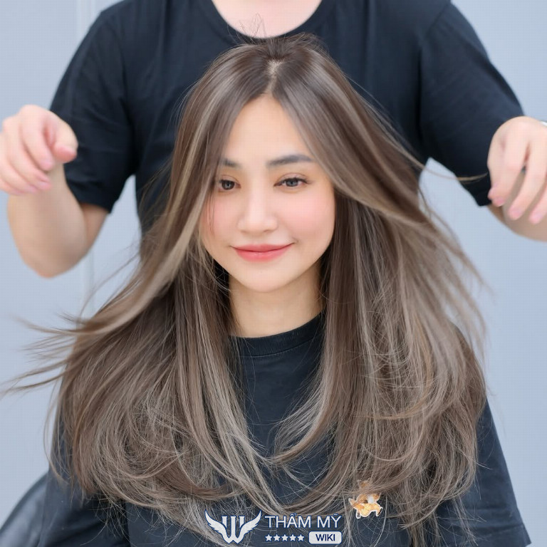Finn Hair Studio Salon tóc ở Phường Phú Thuận giá rẻ