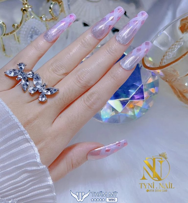 Tyni Nail quận 4