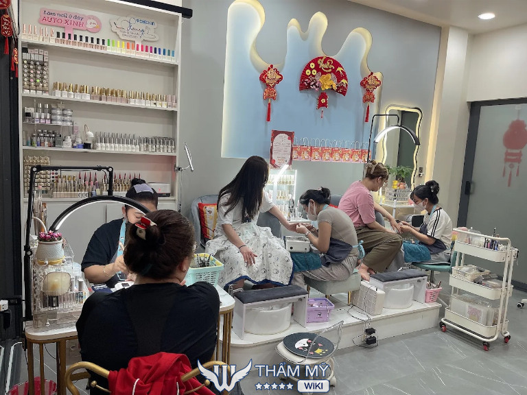 tiệm nail đẹp ở Phường Phú Lâm