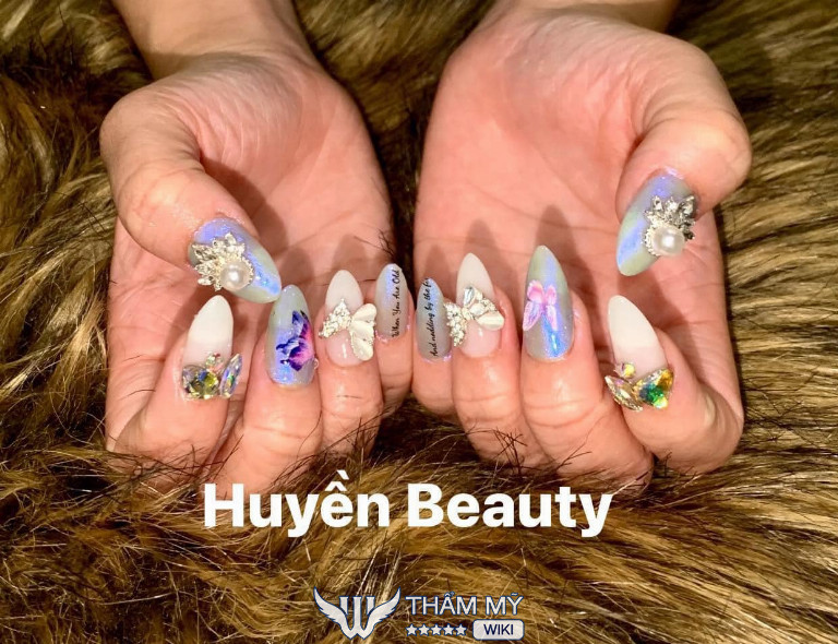 Tiệm nail ở Phường Phú Thuận - Huyền Beauty