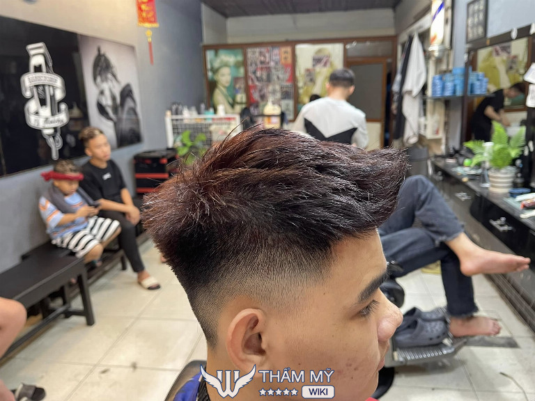 Tiệm cắt tóc nam đẹp ở Tiền Giang Tùng Bách Barber