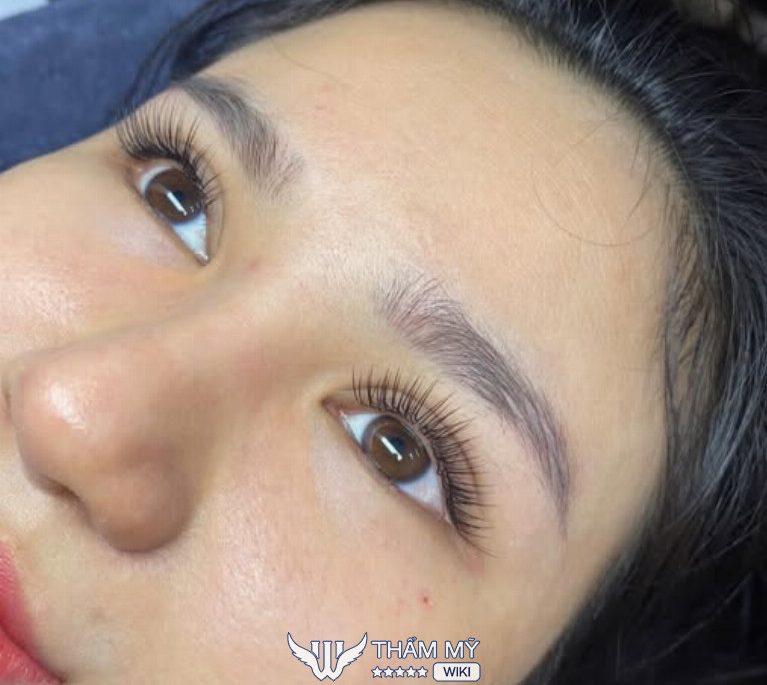  Tiệm nối mi ở Lào Cai  Đỗ Kim Chi