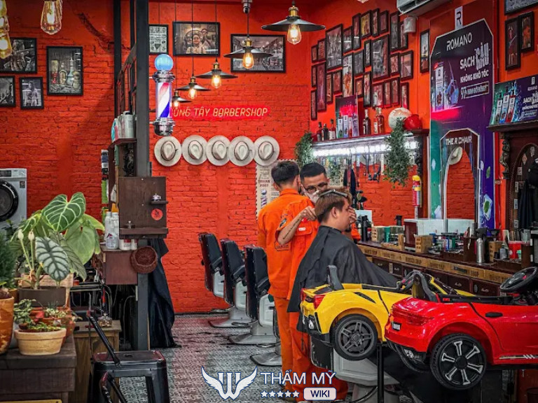 salon tóc nam ở Phú Nhuận Đông Tây Barbershop