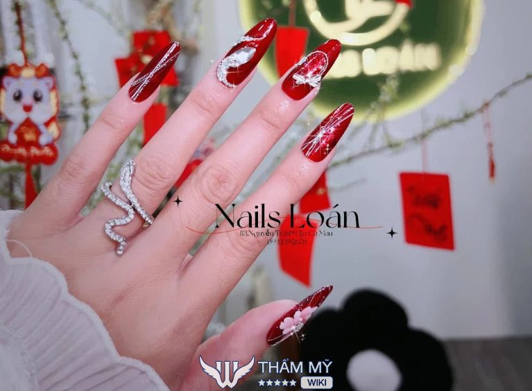 Nails Loán