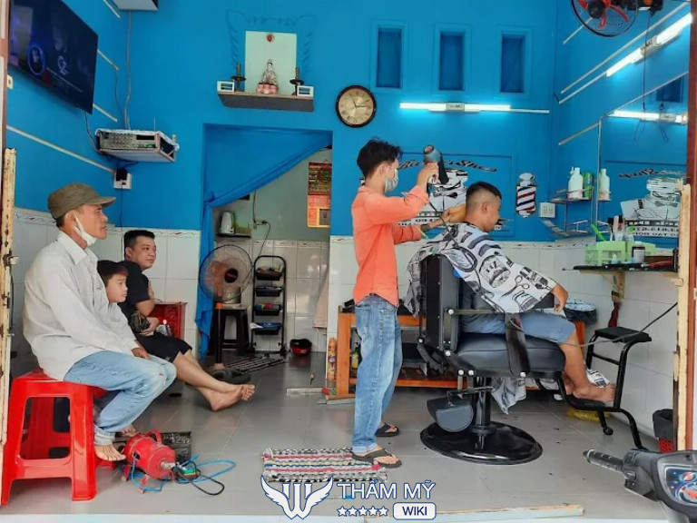 Tiệm cắt tóc nam đẹp ở Cà Mau Quách Duy Barber Shop