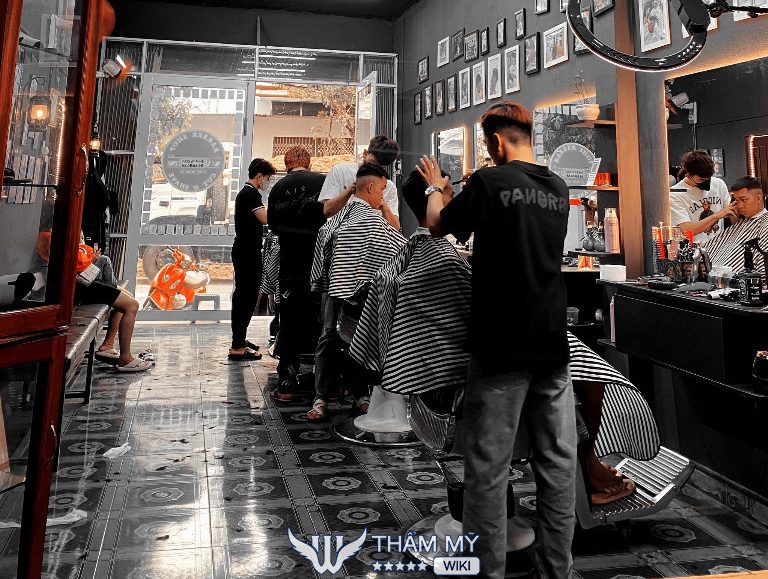 Tiệm cắt tóc nam đẹp ở Kon Tum Tân Barbershop
