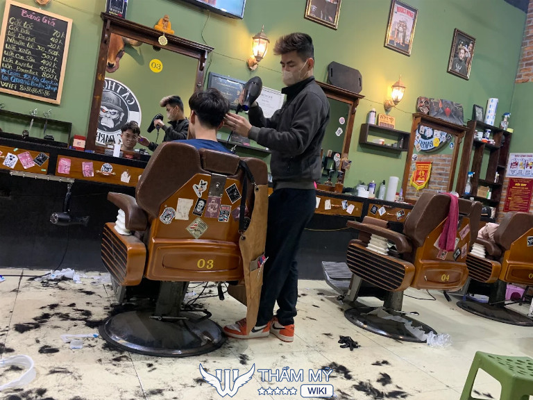 tiệm cắt tóc nam đẹp ở Phú Thọ Quang Barber