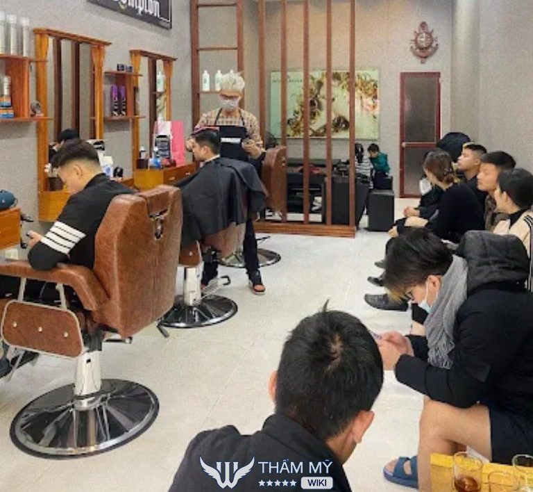 Tiệm cắt tóc nam đẹp giá rẻ tại Ninh Bình Việt Dũng Barber