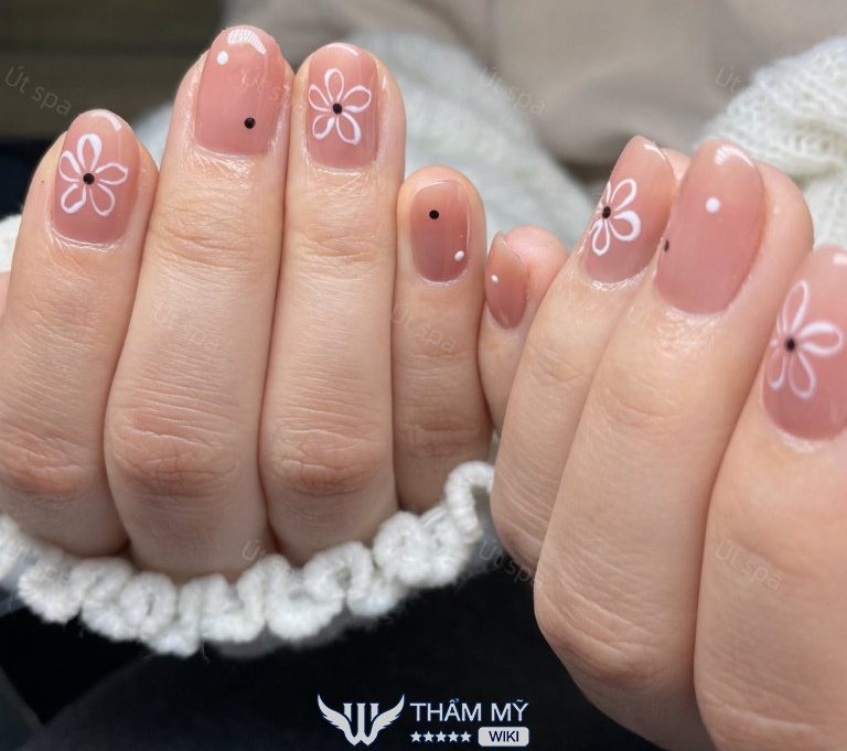 Tiệm làm nail ở Sơn La Út Spa