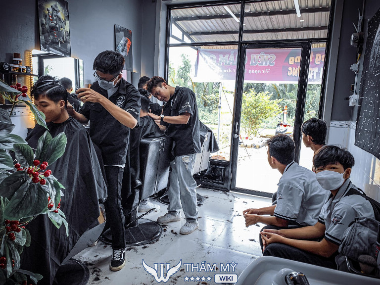  Tiệm cắt tóc nam đẹp ở Bạc Liêu Toàn Barber Shop